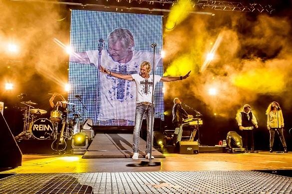 Beim Konzert in Dresden riss er seine Fans vom Hocker. Die Live-DVD ist eine gute Alternative für alle, die nicht da sein konnten. Matthias Reim Unendlich Live