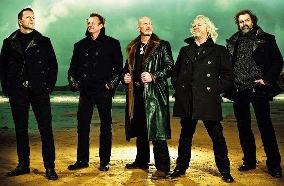 Echte Seemänner können auch richtig gut musizieren! Diese Gruppe hat es in die Charts geschafft: Santiano. Heute Abend sind sie bei Radio Bremen zu Gast. Santiano buten un binnen RB