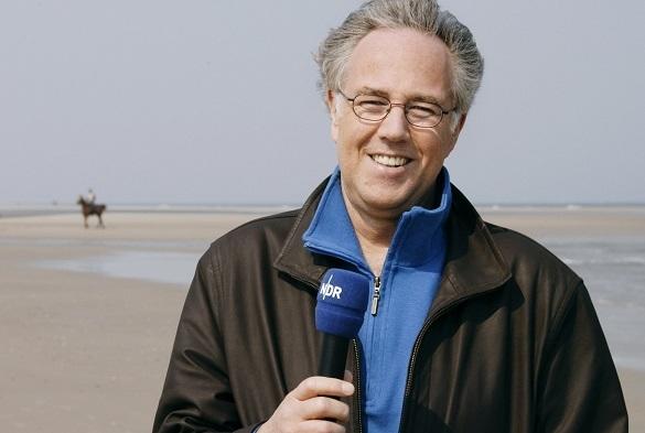 Moderator Lutz Ackermann hat diesmal zahlreiche Gäste in der Sendung. Lutz Ackermann Wunschkonzert NDR
