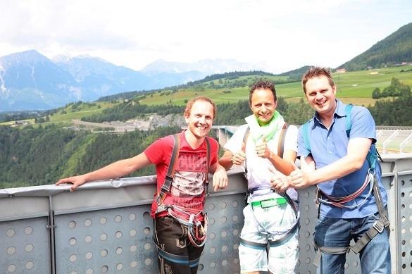 Daniel Prantl auf der Europabrücke! Gleich geht es los! die jungen zillertaler