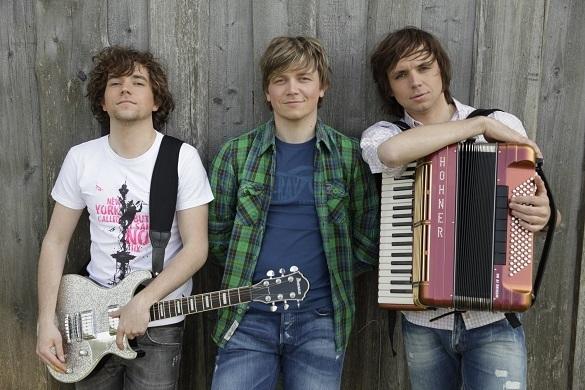 Mit den Jungs aus Unterfranken geht's in den August! Die Band ist auf den coolsten Volksfesten des Jahres zu sehen! Dorfrocker Termine 2013