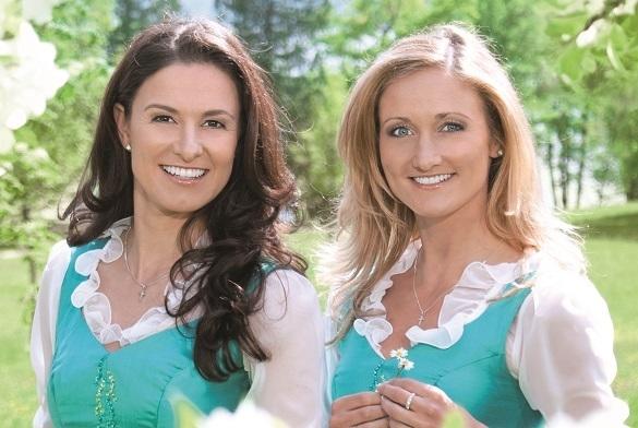 Marina (blond) hat heute ihren Ehrentag! Happy Birthday! Sigrid Marina Geburtstag