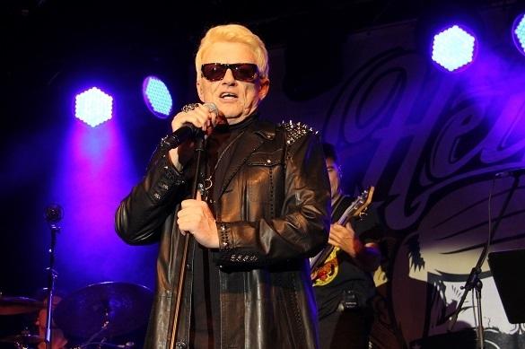 Heino will es mit seinem neuen Album „Mit freundlichen Grüßen – Jetzt erst recht!“ wieder allen zeigen! Heino Mit freundlichen Grüßen