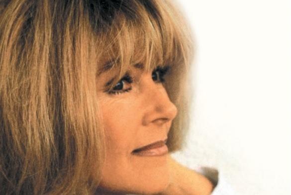 Lena Valaitis' Biographie ist ganz schön turbulent! Lena Valaitis Biographie