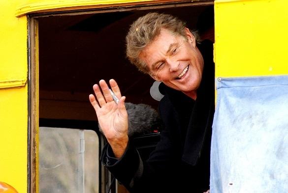 Bis heute verbindet David Hasselhoff eine enge Beziehung mit der Deutschen Wiedervereinigung: Hier ist er in Berlin zu Besuch, um sich für den Erhalt der „East-Side-Gallery“ einzusetzen. David Hasselhoff Berlin