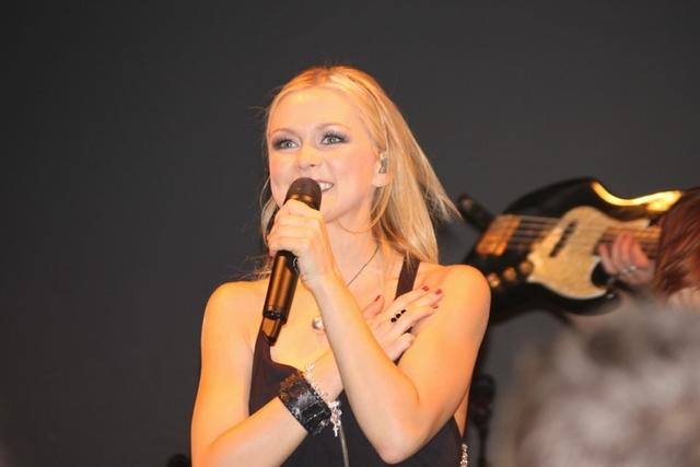 Linda Hesse ist süß und schlau und live mit Band der Hammer auf der Bühne! Linda Hesse Berlin Konzert