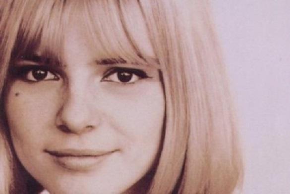 France Gall in jungen Jahren, als sie mit ihrem Lied „Poupée de cire, poupée de son“ Erfolge feierte. France Gall Wiki