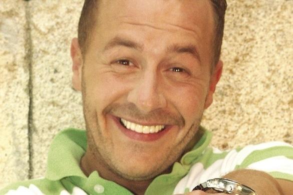 Er freut sich über seinen Nachwuchs und ist bestimmt ein toller Opa! Willi Herren Opa Enkel