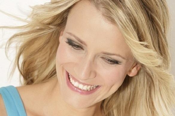 Ihr Herz schlägt für den Schlager und für ihre zwei süßen Kinder: Sonja Weissensteiner ist Mami und Moderatorin! Sonja Weissensteiner Kolumne
