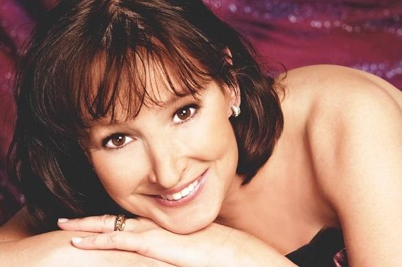 Auch Gaby Albrecht ist schon in weihnachtlicher Stimmung! Adventskalender SchlagerPlanet 2013