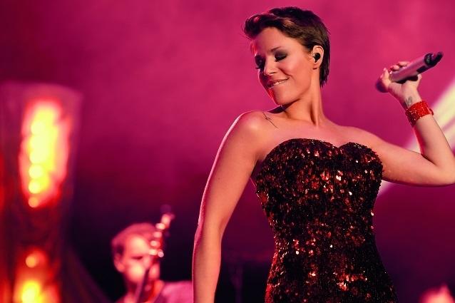 Die Schlagersängerin Michelle steht bereits seit vielen Jahren auf der Bühne. Michelle Wiki