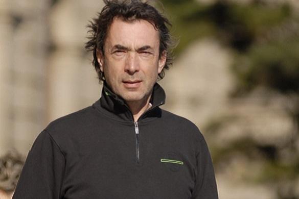 Seine Musik hält ihn jung! Hubert von Goisern ist im Laufe seines Lebens schon viel in der Welt herumgekommen. In seiner Musik verbindet er österreichische Lebensart mit Weltmusik. Hubert von Goisern
