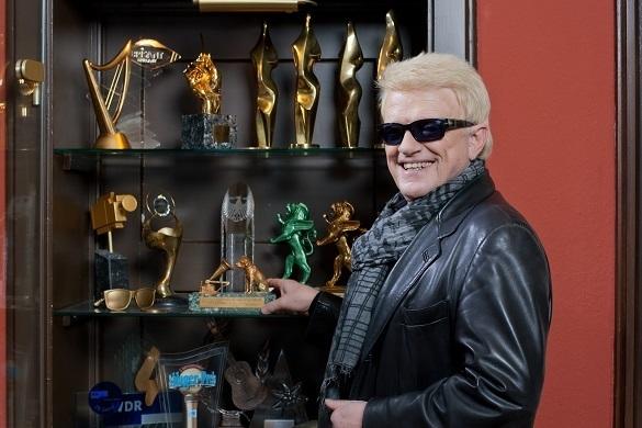 Hier strahlte Heino noch über seine Schätze in Bad Münstereifel - hoffentlich kann er bald wieder lachen! Heino Einbruch