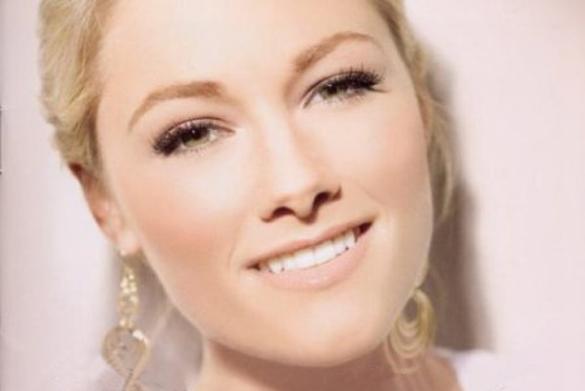 Eigentlich gehören so viele Titel auf ein Helene Fischer Best-of. Helene Fischer hat einfach so viele gute Songs. Helene Fischer Best of