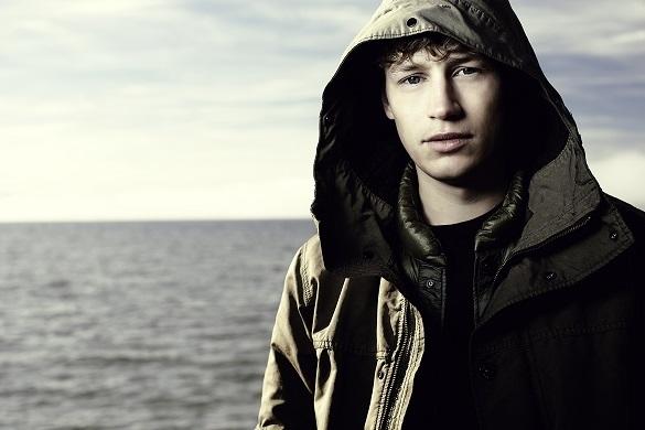 Er sieht nicht nur schnuckelig aus, sondern hat auch eine außergewöhnliche Stimme. Tim Bendzko hat einfach Talent! Tim Bendzko Wiki