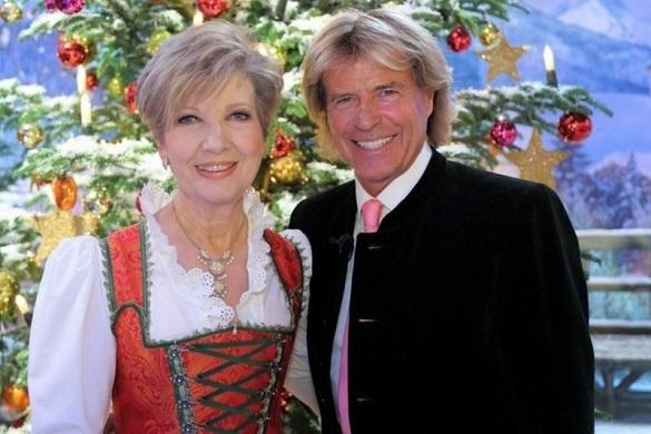Carolin Reiber und Hansi Hinterseer freuen sich auf die heutige Show! WEihnachten Carolin Reiber