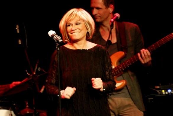 Nächstes Jahr wird Mary Roos wieder auf der Bühne stehen. Mary Roos 2014 Konzerte
