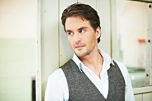 Ob im Musical oder mit seinen eigen Liedern, Alexander Klaws zeigt immer wieder, dass die Jury von DSDS vor 11 Jahren alles richtig gemacht hat! Alexander Klaws