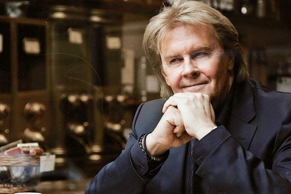 Dieser Mann ist einzigartig – Howard Carpendale! Im Musikgeschäft ist sein Musikstil so besonders, dass ein Vergleich mit anderen Sängern ausgeschlossen ist. Howard Carpendale Geburtstag