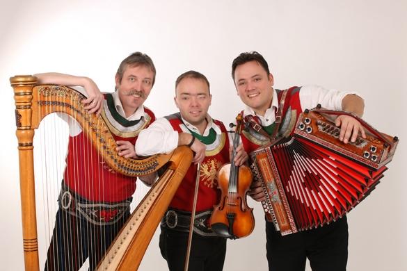 Die drei Ursprung Buam scheinen definitiv erfolgreich zu sein. Nicht umsonst werden sie als die beste österreichische Volksmusikband betitelt. Seht Ihr das genauso? Ursprung Buam