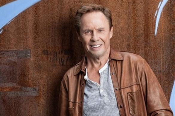 Schaut ihn Euch genau an und dann sagt uns, dass Peter Kraus eines Doppelgänger unwürdig ist! Nein, das geht nicht! Peter Kraus