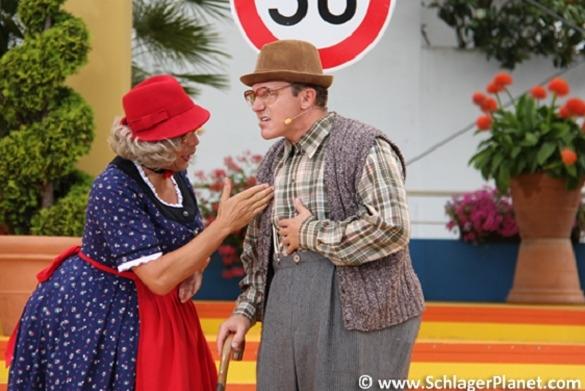 Stefan Mross ist mit neuem Programm zurück: Gemeinsam mit Frau Wäber gehr er auf Tour. Stefan Mross sonntags