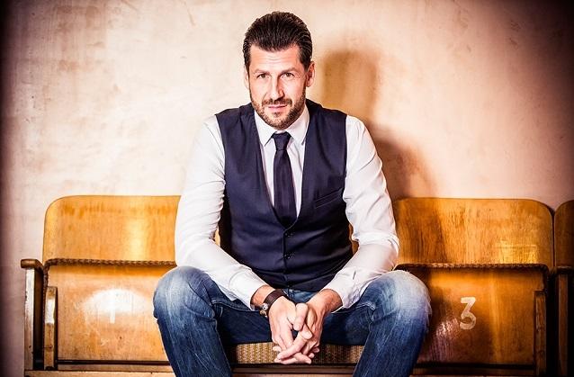 Der smarte Sänger feiert heute seinen 47. Geburtstag. Er ist heute nicht mehr aus der Schlagerwelt wegzudenken: André Stade. Heute feiert der Musiker Geburtstag.