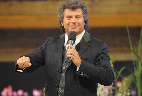 Andy Borg und sein Stadl bleiben den Fans noch eine Weile erhalten: Bis 2015 wurde die Sendung verlängert. Andy Borg Musikantenstadl