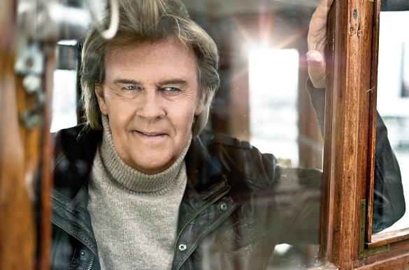 Der Megastar Howie ist heute Abend auf MDR und SWR4 mit seinem neuen Album "Viel zu lang gewartet" zu bewundern. Howard Carpendale auf MDR und SWR4