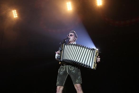 Neben Andreas Gabalier werden viele weitere Stars auftreten. Schlagernacht des Jahres Mannheim