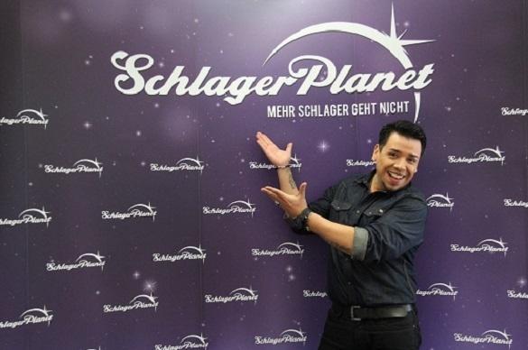 José Valdes überzeugte im Interview mit SchlagerPlanet mit seiner offenen, ehrlichen und positiven Art. José Valdes SchlagerPlanet Interview