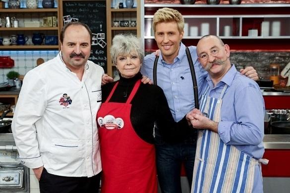 Sie strahlen in die Kamera. Ob die Gerichte wirklich etwas geworden sind? Maxi Arland ZDF Kochen