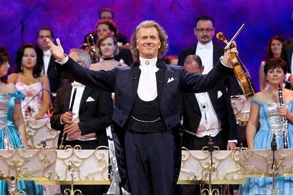 2015 wird sein Jahr, denn André Rieu wird auf große Jubiläumstournee durch Deutschland gehen - passend zu seinem baldigen 65. Geburtstag. André Rieu Tour 2015