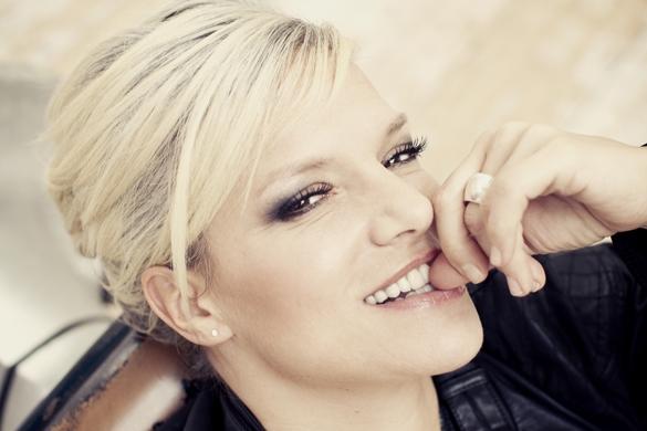 Ja, es ist schwer, Ina Müller zu doublen, aber ganz ehrlich, Ladys macht euch doch einmal den Spaß und versucht es! Ina Müller
