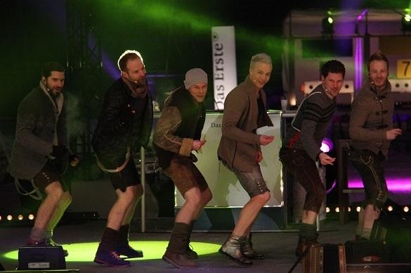 Am 16. September trifft sich in Hamburg die Volksmusik- und Schlagerelite Deutschlands. Ihr könnt abstimmen, wer die begehrte Trophäe erhalten wird. voXXclub Mein Star des Jahres