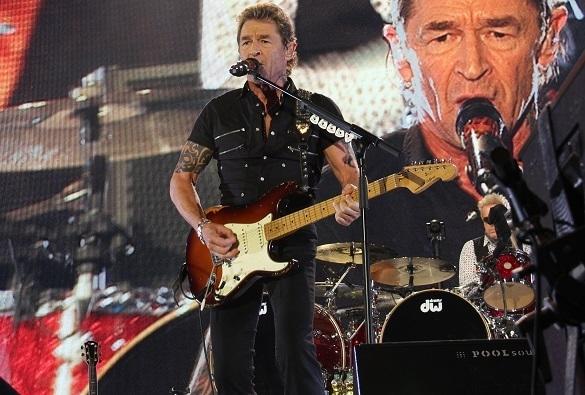 Peter Maffay begeisterte am 15. Januar 2014 im Zenith in München 5.000 Fans vor Ort. Der Alt-Rocker stellte nach sechs Jahren sein neues Album. Peter Maffay Zenith Konzert TV