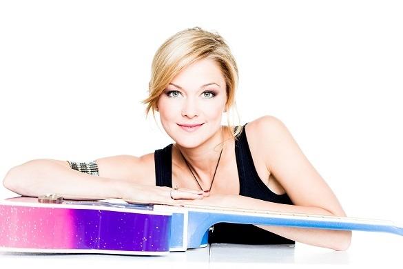 Linda Hesse und das Filmorchester Babelsberg werden für das Album der 27-Jährigen zusammenarbeiten. Linda Hesse Filmorchester Babelsberg