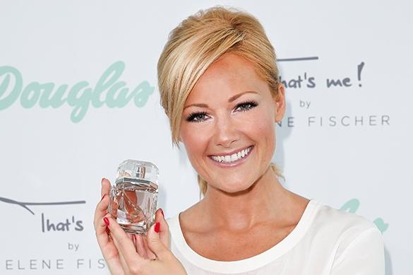 Da hat die Helene gut Lachen, bald könnt Ihr sie nicht nur hören, sondern auch riechen. Helene Fischer Parfüm THAT’S ME