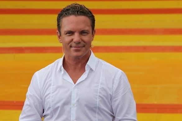 Seit zehn Jahren begrüßt Stefan Mross große Stars in seiner Show. Stefan Mross Immer wieder sonntags