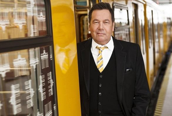 Die KaiserMania-Konzerte von Roland Kaiser sind legendär und ziehen zahlreiche Fans nach Dresden. Roland Kaiser KaierMania 2015