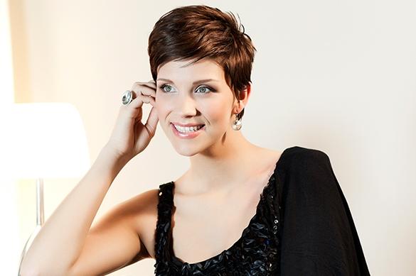 Gegenüber Medien gesteht Anna-Maria Zimmermann ihre Liebe zum deutschen Schlager. Sie hat ihren Traum wahr gemacht. Anna-Maria Zimmermann Schlagerliebe