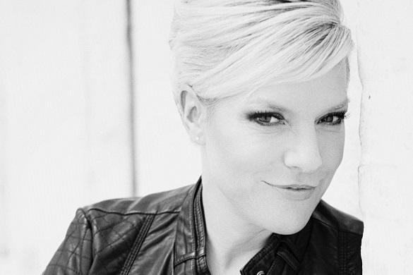 Ina Müller äußerte sich in einem Stern-Interview über aktive Sterbehilfe und Kindererziehung. Sie mag auch keine Deutschlandfahnen. Ina Müller Stern Interview