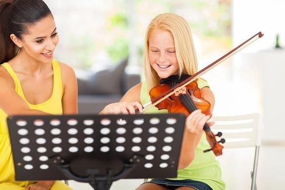 Musiklehrer sind Profis und wissen, wie man Kinder und Jugendliche für Musik begeistert. Musiklehrer unterrichtet