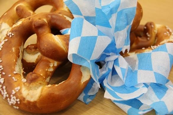 Die Wiesn Party kann auch daheim gefeiert werden. Tipps für eine gelungene Oktoberfest Mottoparty daheim geben wir Euch. Oktoberfest Wiesn Mottoparty