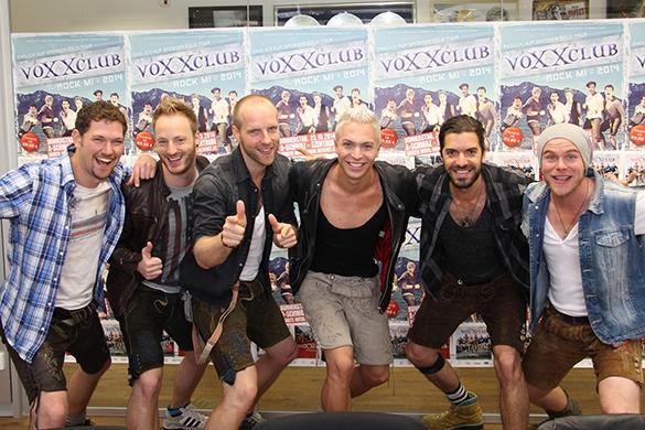Die Jungs von voXXclub haben eine klare Vorstellung, wohin ihre Reise in der Branche gehen soll. voXXclub TV-Show
