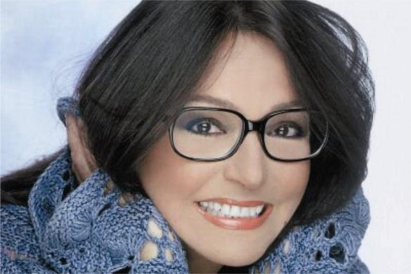 Ein offener Mensch: Nana Mouskouri. Nana Mouskouri Konzert Wien