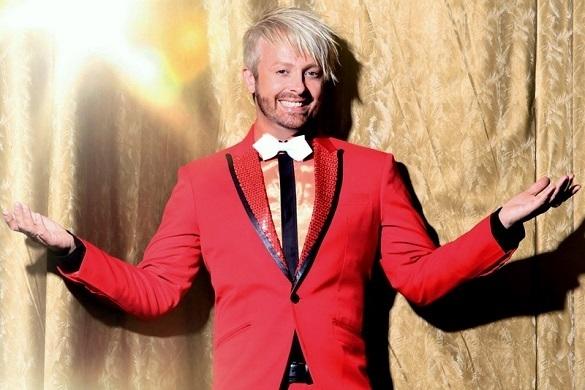 Einmal ein Lächeln auf Bestellung, bitte! Ross Antony zaubert seinen Zuschauern immer ein Lächeln auf die Lippen. Ross Antony Quizsendung