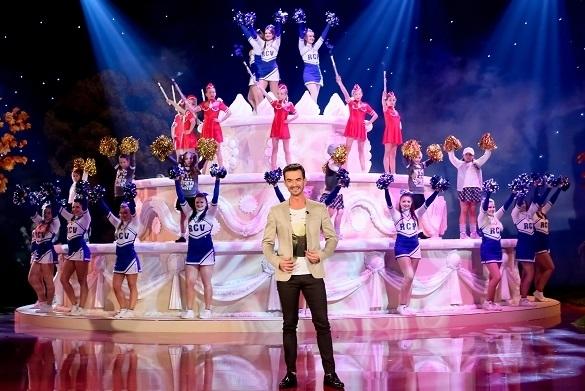 Was für eine Sause! Florian Silbereisen lässt es ordentlich krachen und feiert 20-jähriges Jubiläum der Feste der Volksmusik. Florian Silbereisen 20 Jahre Feste.