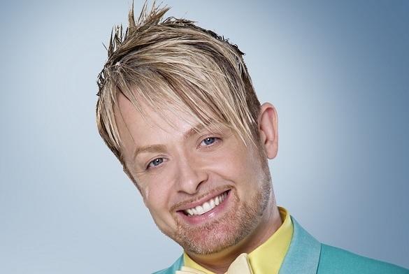 Diesmal zeigt Ross Antony wie er kochen kann und tritt als Promi-Gast gegen Steffen Henssler in der VOX-Kochshow „Grill den Henssler“ an. Ross Antony