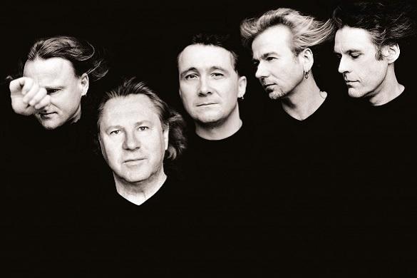 „Über sieben Brücken mußt du gehn“ ist noch heute zum 25. Jubiläum des Mauerfalls mit diesem Ereignis fest verwoben. Mauerfall Wiedervereinigung Musik